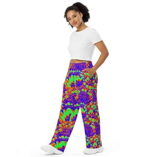 Solar Shock on a Wide-Leg Pants
