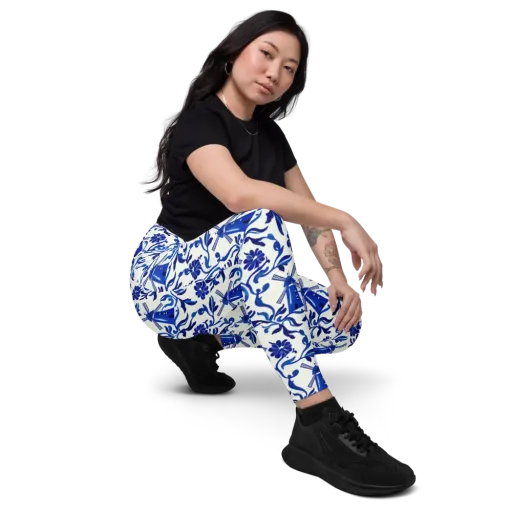 Blue Delft Breeze on a Leggings with Pockets