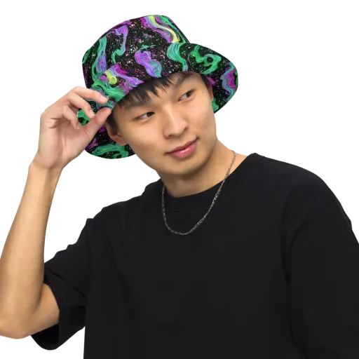 Fluid Afterglow on a Reversible Bucket Hat