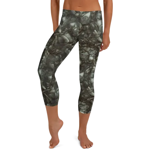 Mercury Reef on a Capri Leggings