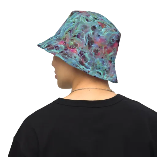 Cosmic Tide on a Reversible Bucket Hat