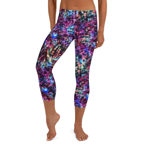 Cyberwave on a Capri Leggings