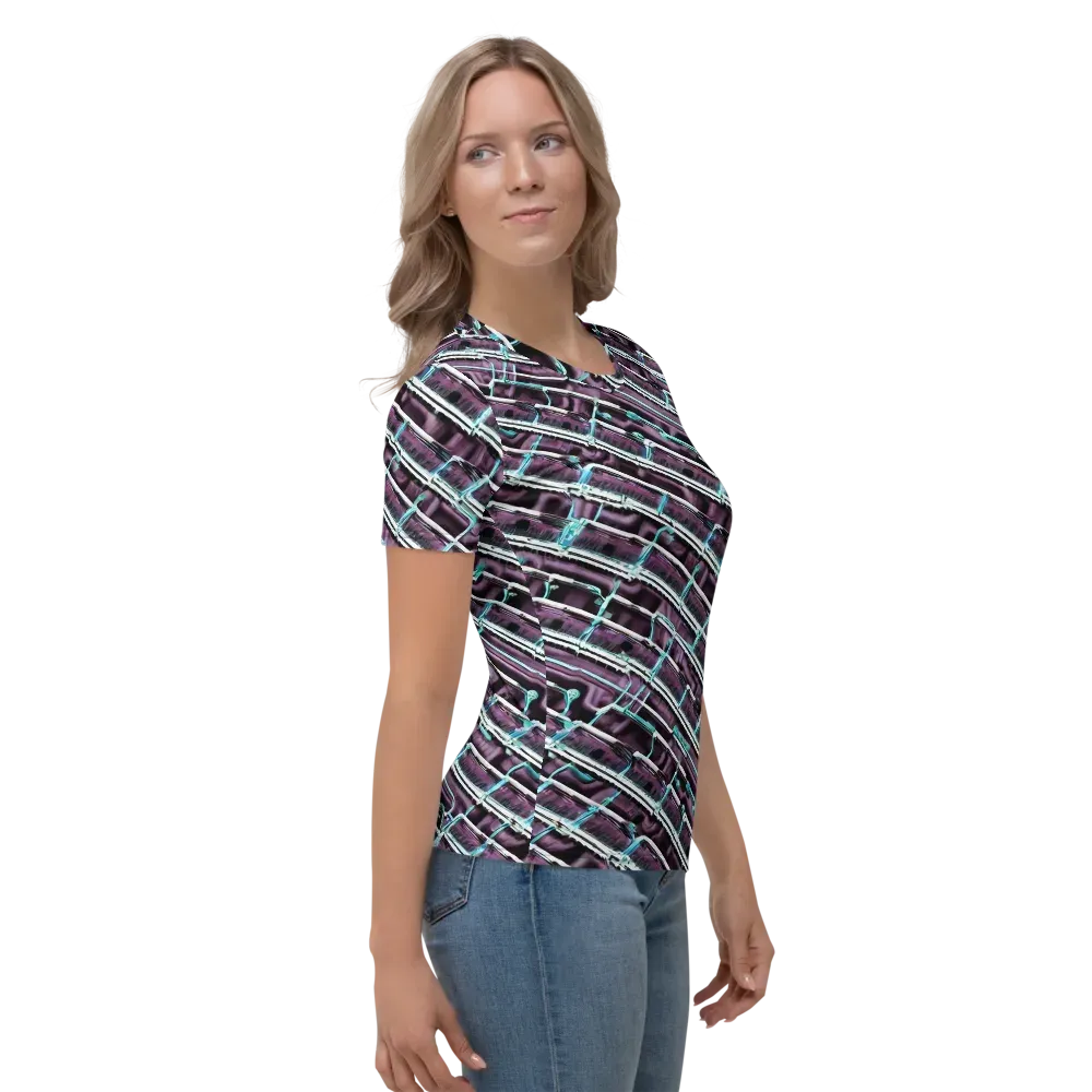 Trendy, Fashionable, Optical Illusion on Women's Crew Neck T-Shirt — Right