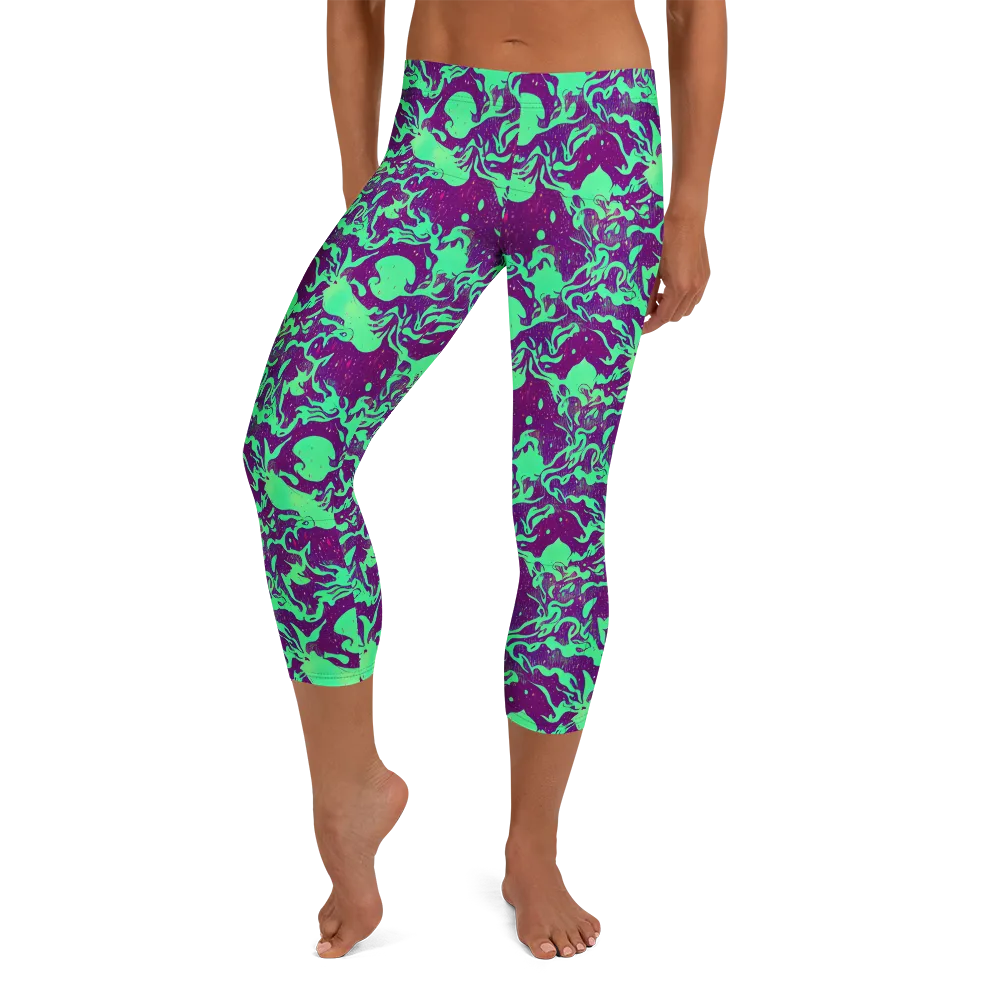 Alien Ripples on Capri Leggings — Front