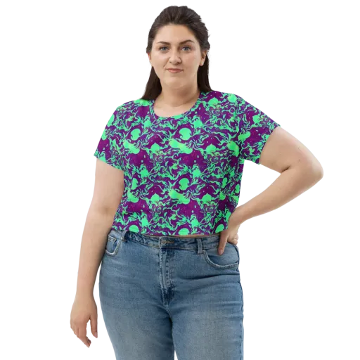 Alien Ripples on a Crop Tee