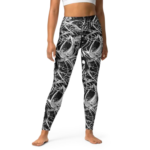 Noir Current on a Yoga Leggings