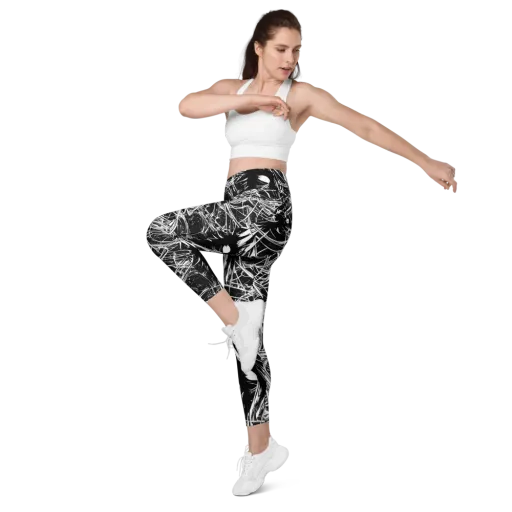 Noir Current on a Leggings with Pockets