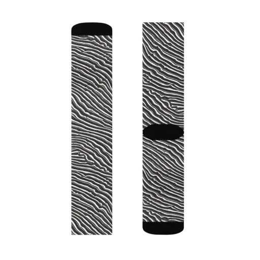 Hypnotic Waves on a Socks