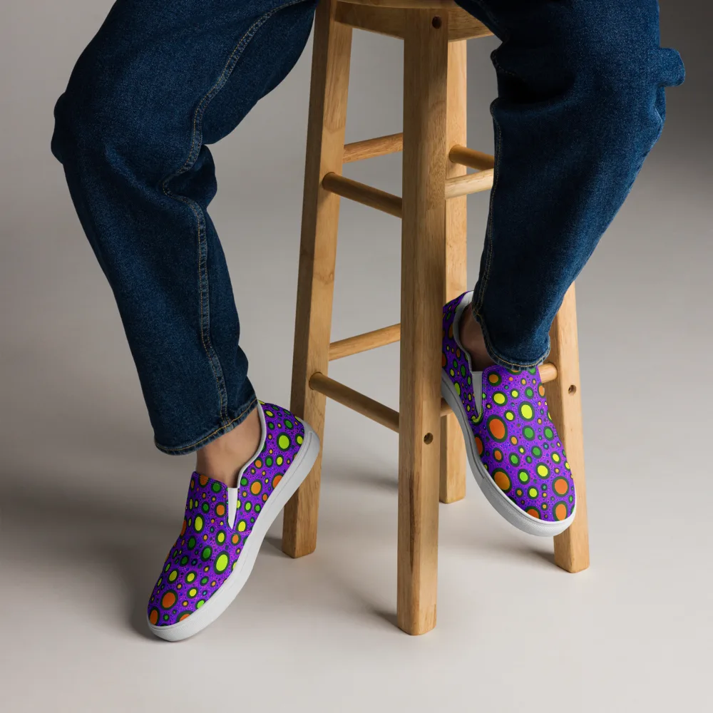 Luminous Bubbles on Men's Slip-On Canvas Shoes — Front