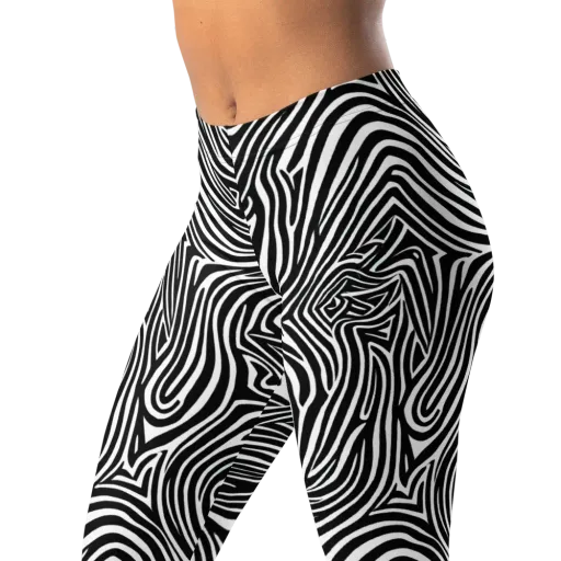 Monochrome Current on a Leggings