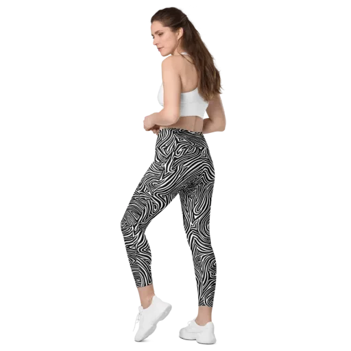 Monochrome Current on a Leggings with Pockets