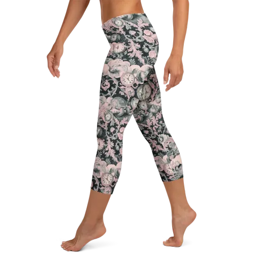 Tortoise Temporale on a Capri Leggings
