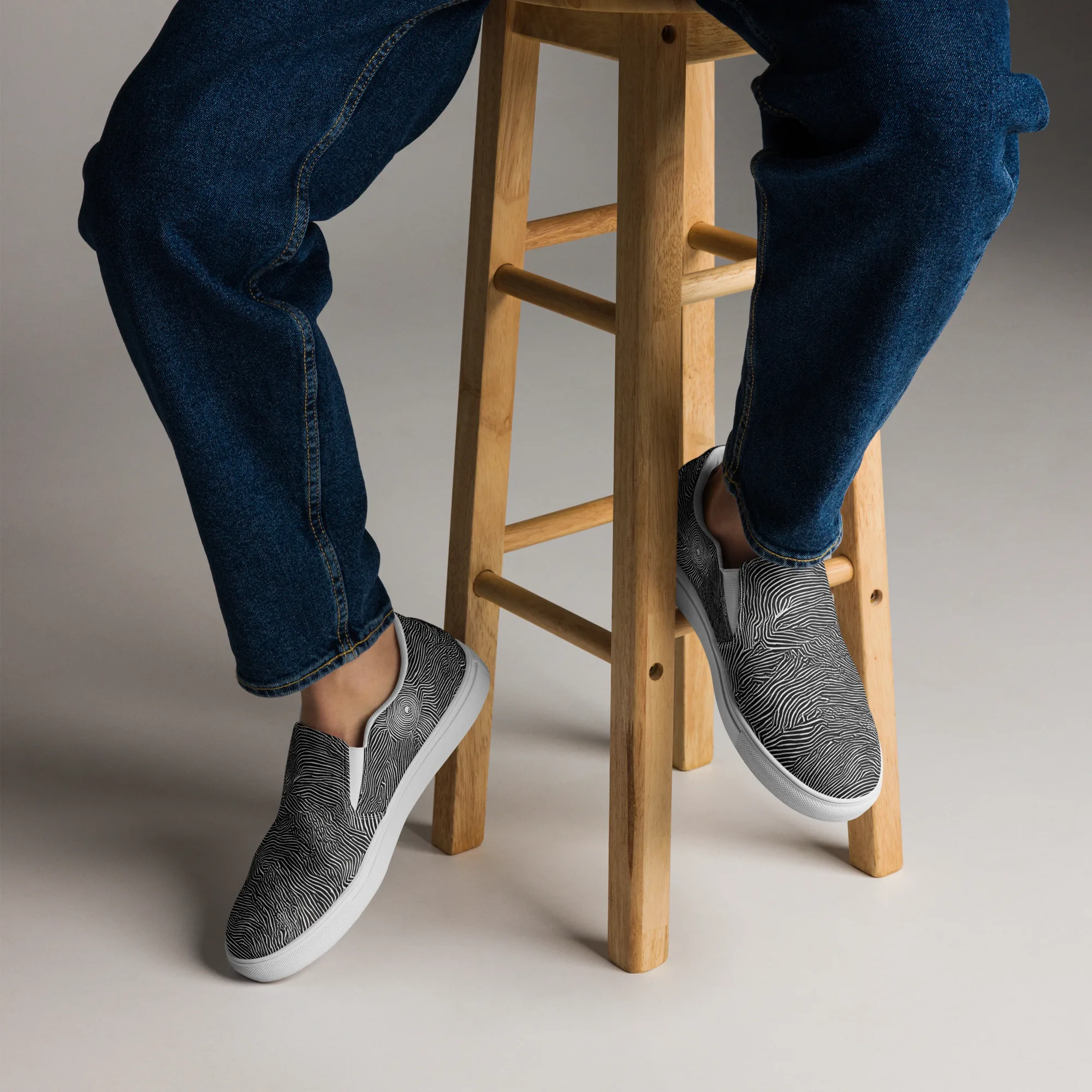 Blacktop Ripples on Men's Slip-On Canvas Shoes — Front