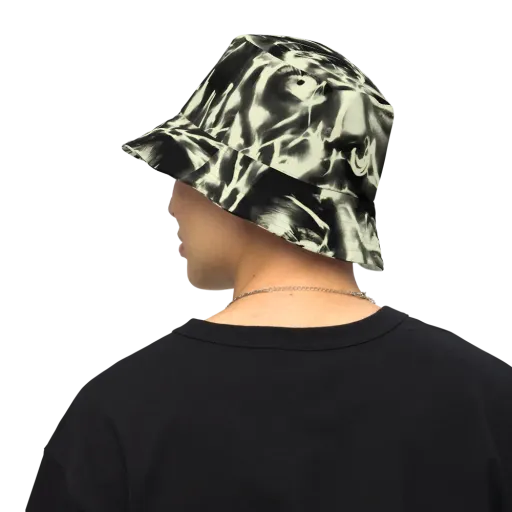 Visionary Flux on a Reversible Bucket Hat