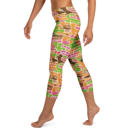 Gallery Crowd on a Capri Leggings