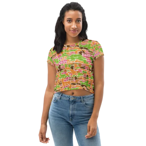 Gallery Crowd on a Crop Tee