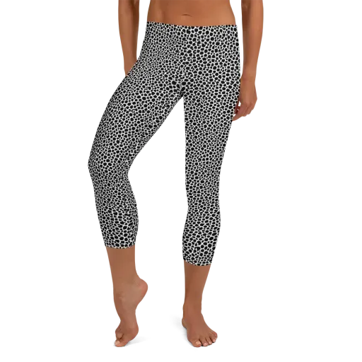 Obsidian Cellular on a Capri Leggings