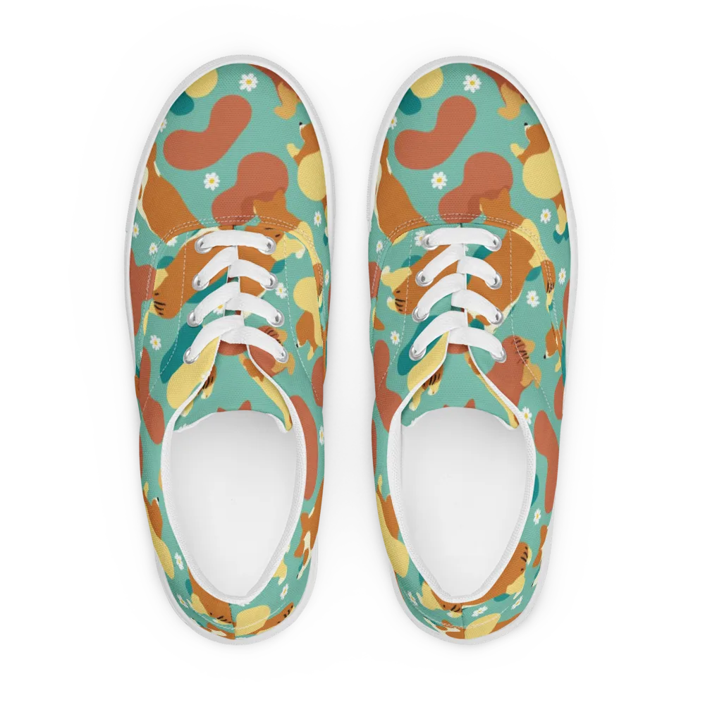 Daisy Dachshund on Men's Lace-Up Canvas Shoes — Front