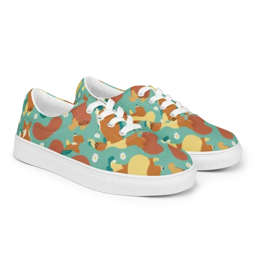 Daisy Dachshund on a Men's Lace-Up Canvas Shoes