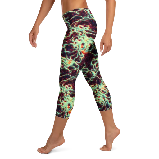 Chimeric Currents on a Capri Leggings
