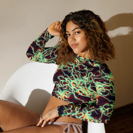 Chimeric Currents on a Long Sleeve Crop Top