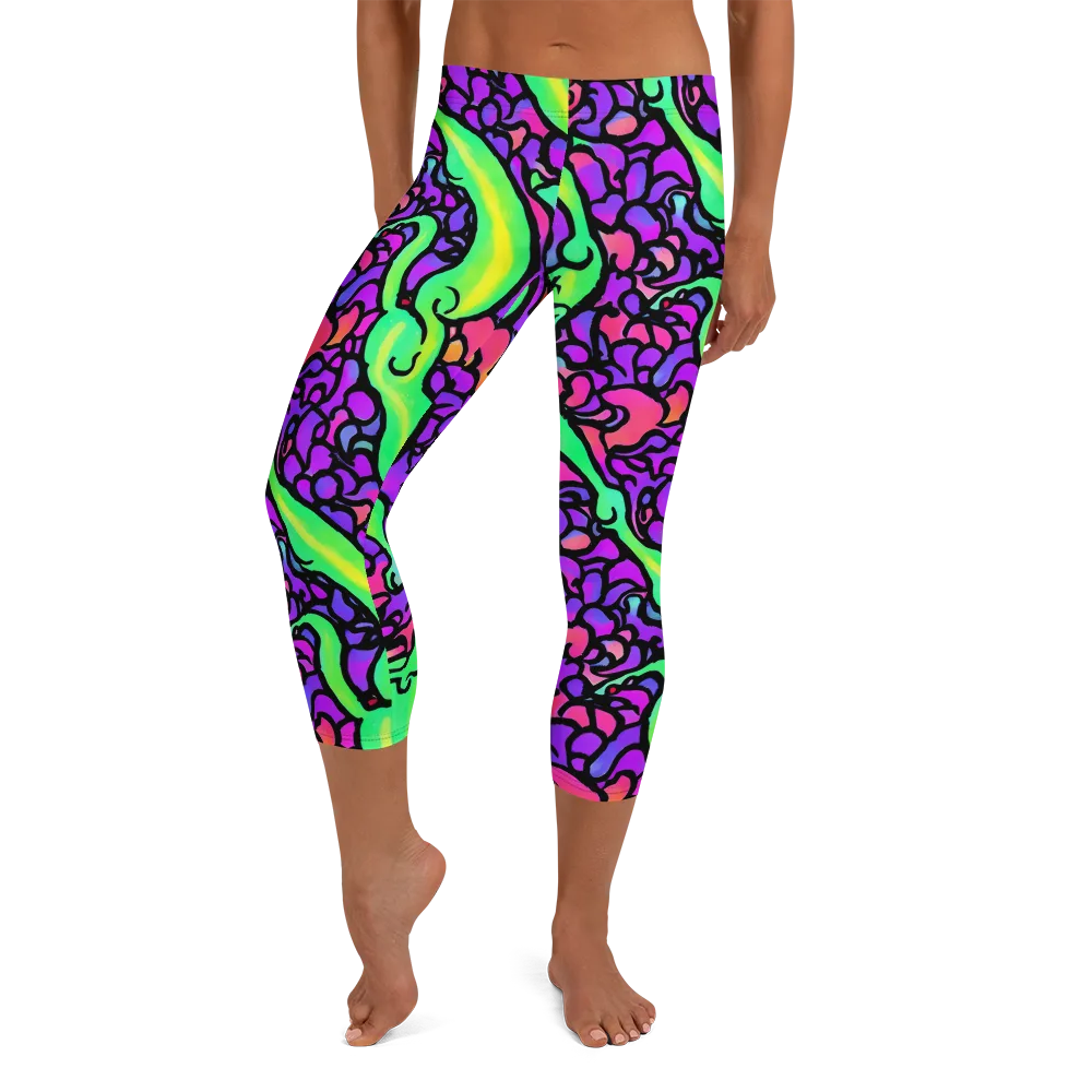 Kent's Crescendo on Capri Leggings — Front