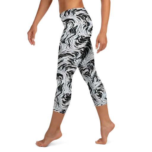 Eclipse Flow on a Capri Leggings