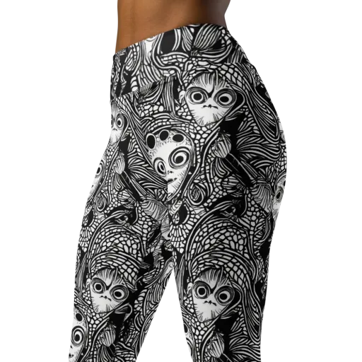 Ink-eyed Reverie on a Yoga Leggings