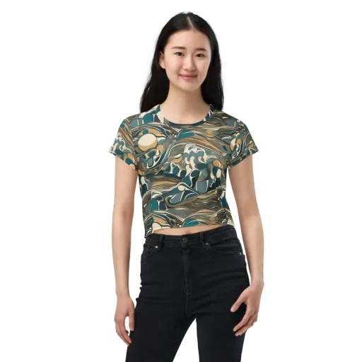 Marbled Current on a Crop Tee