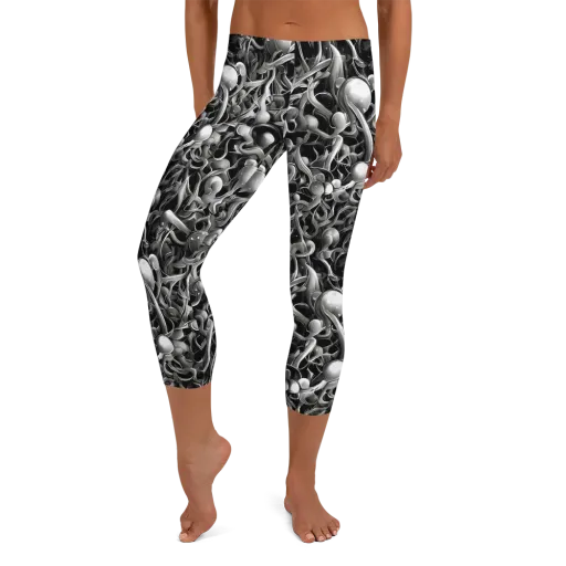 Fluid Monochrome on a Capri Leggings