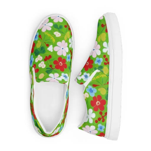 Verdant Gardenia on a Men's Slip-On Canvas Shoes