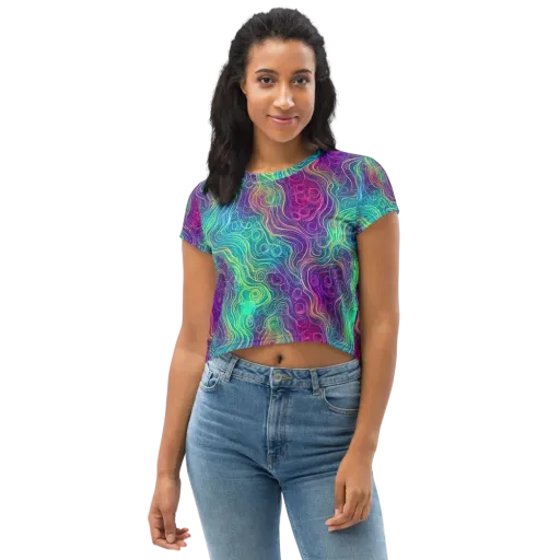 Chromatic Currents on a Crop Tee