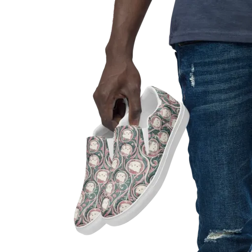 Mistletoe Kittens on a Men's Slip-On Canvas Shoes
