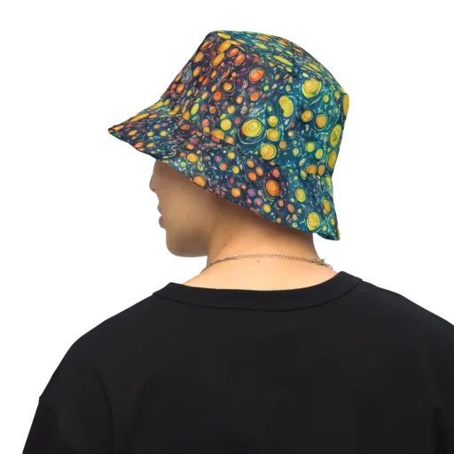 Starry Orbits on a Reversible Bucket Hat