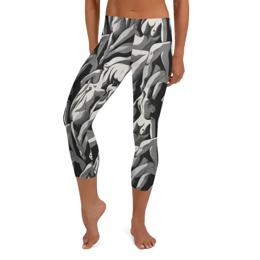 Silver Figurefield on a Capri Leggings