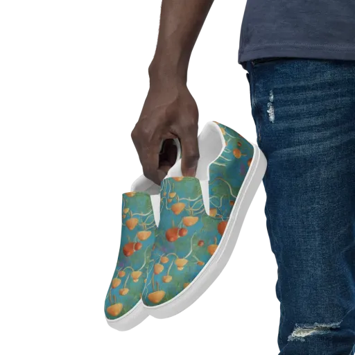 Azure Mushroom Meadow on a Men's Slip-On Canvas Shoes