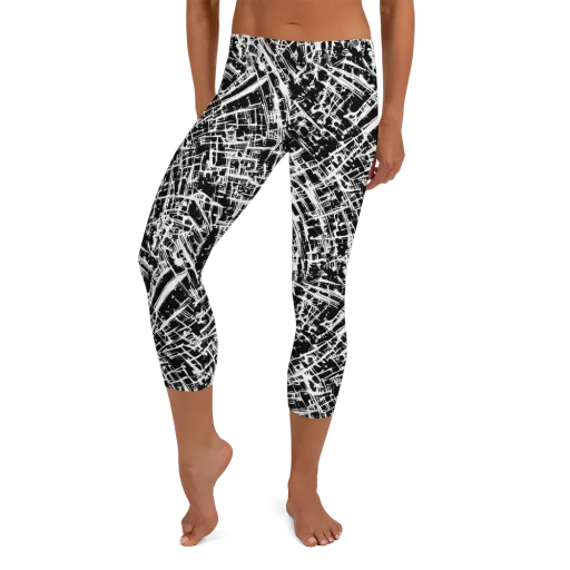 Blackline Riot on a Capri Leggings
