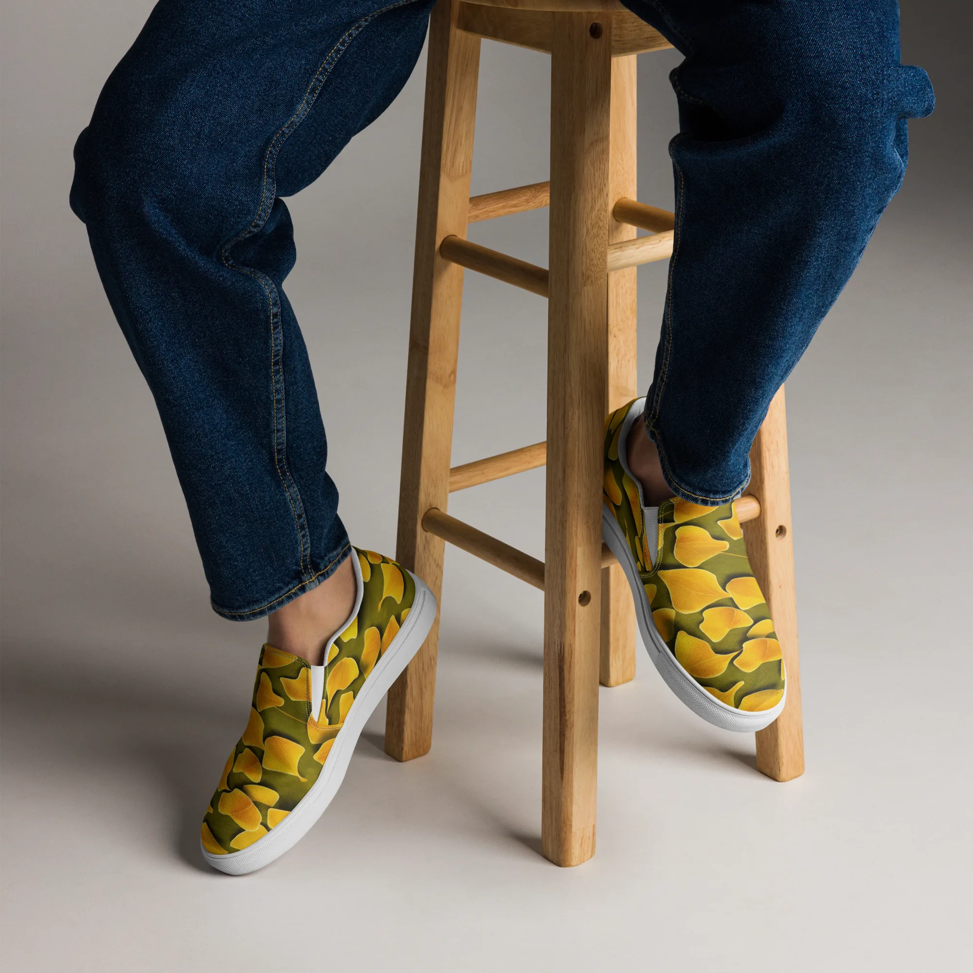 Autumn Relic on Men's Slip-On Canvas Shoes — Front