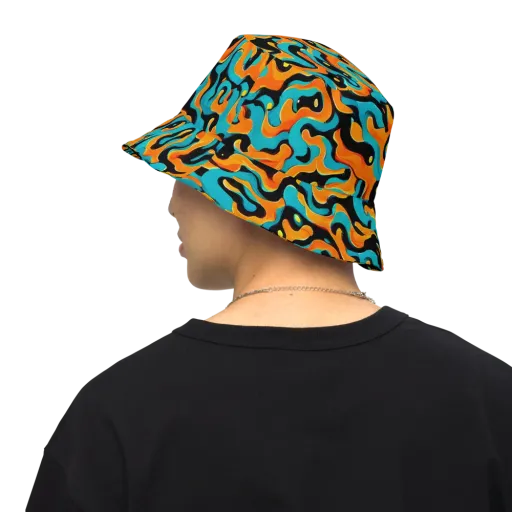 Voltage Wave on a Reversible Bucket Hat