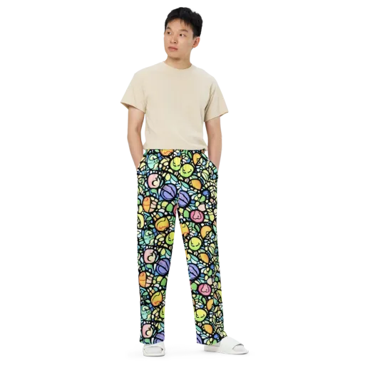 Juicy Geometry on a Wide-Leg Pants