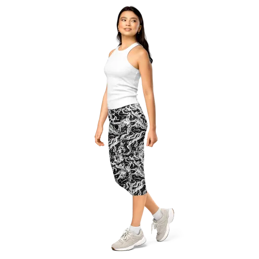 Sonic Smoke on a Capri Leggings