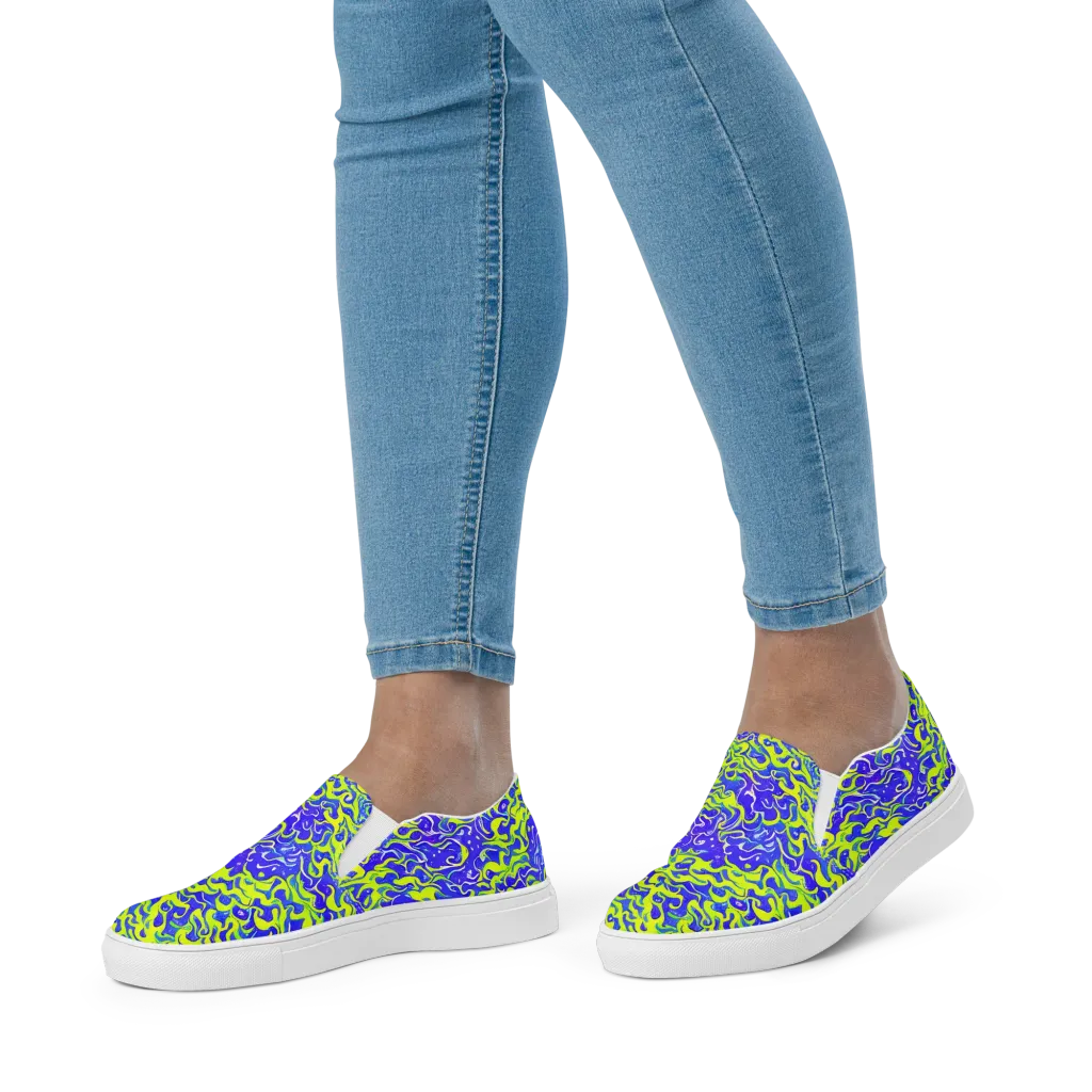Electric Eelgrass on Women's Slip-On Canvas Shoes — Front