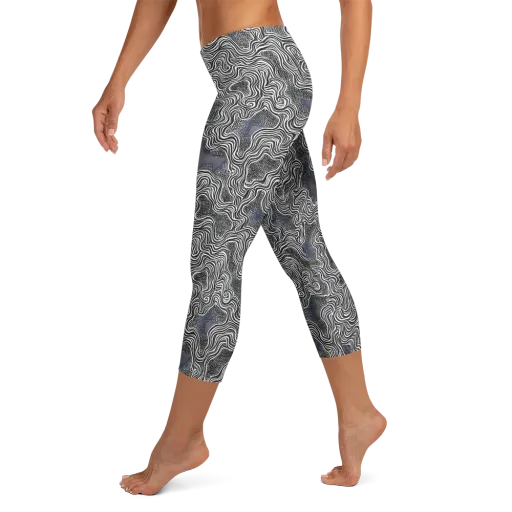 Sinuous Static on a Capri Leggings