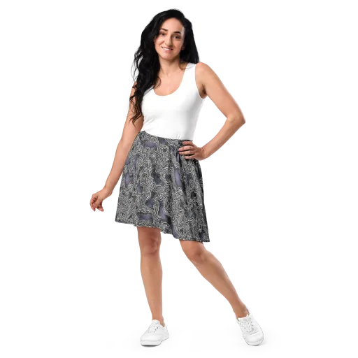 Sinuous Static on a Skater Skirt