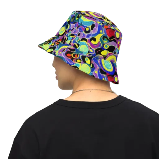 Surreal Current on a Reversible Bucket Hat