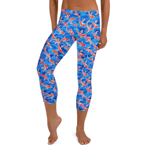Redfin Reverie on a Capri Leggings