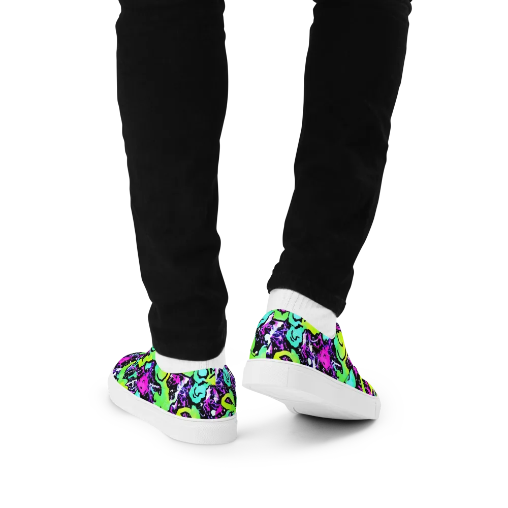 Psychedelic Stampede on Men's Lace-Up Canvas Shoes — Back