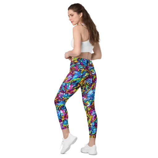Fuchsia Voltage on a Leggings with Pockets