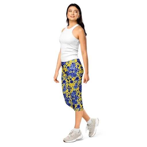 Cobalt Fizz on a Capri Leggings