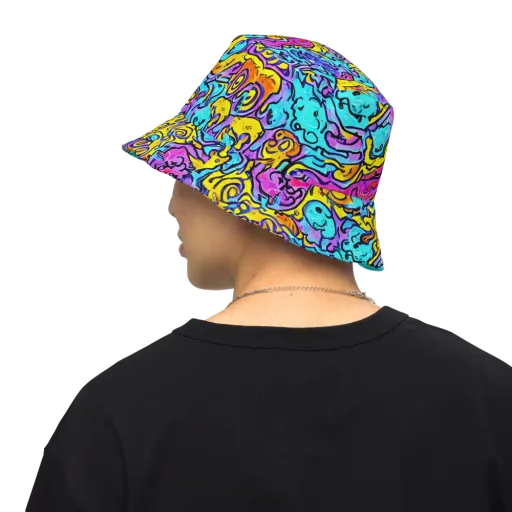 Graffiti Current on a Reversible Bucket Hat
